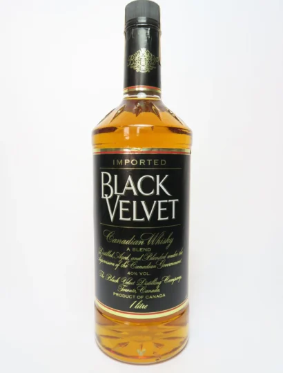 Black Velvet Blended Canadian Whisky - Distilled 1985 (40%, 75cl)