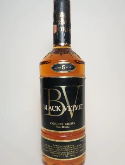 Black Velvet 5YO Blended Canadian Whisky - Distilled 1974 / Bottled 1979 (40%, 75cl)
